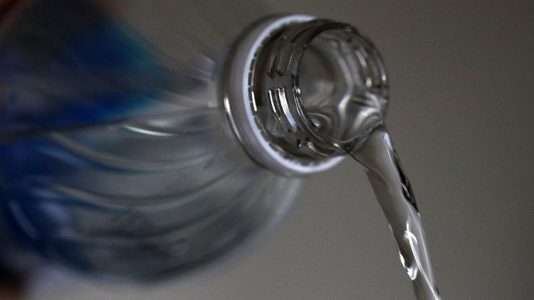 Studies reveal that 93% of water tested in 259 water bottles contains high microplastic contamination