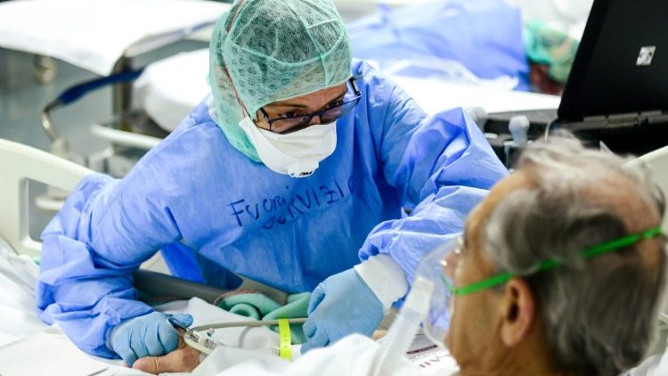 TOPSHOT-ITALY-VIRUS-HEALTH