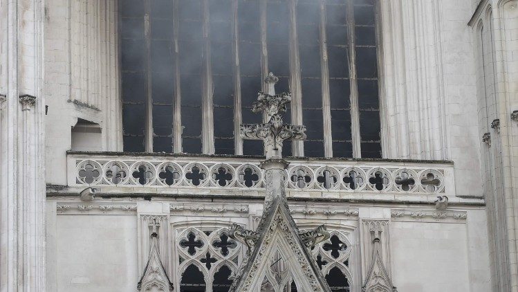 Pożar katedry w Nantes we Francji
