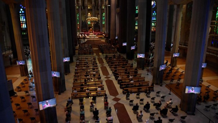 Interior de la Sagrada Familia.