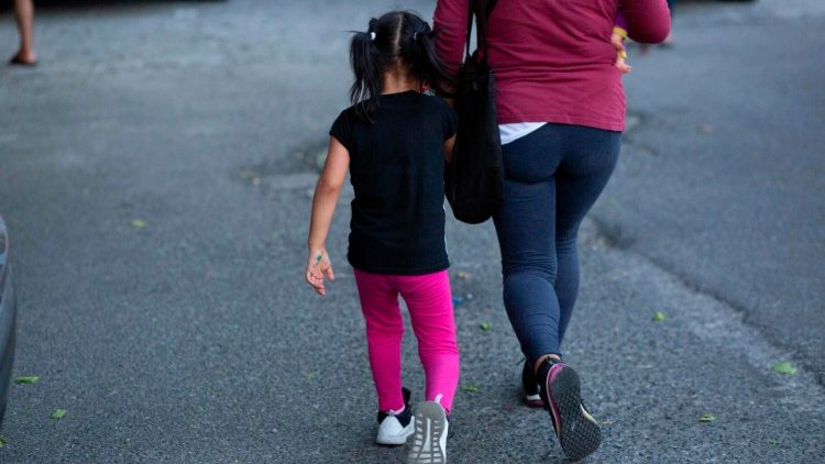 Conferencia Episcopal: "Las instituciones educativas católicas seguirán promoviendo una educación humanista e inclusiva, libre de ideologías".