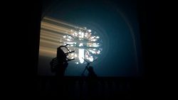 Na origem do conflito estão questões relacionadas à terra, à autonomia e à cultura indígena.