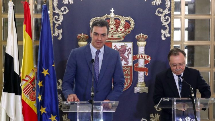 Es gibt Vorwürfe gegen den Bruder von Ministerpräsident Pedro Sánchez  (Pedro Sánchez hier selbst links im Bild) 