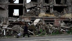 A building destroyed in the ongoing war in Ukraine
