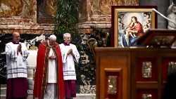 Đức Giáo hoàng Phanxicô cử hành Thánh lễ cầu nguyện cho các Hồng y và Giám mục đã qua đời, ngày 02.11.2022