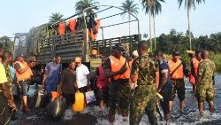 Sfollati in Nigeria a caausa delle inondazioni che stanno colpendo il Paese