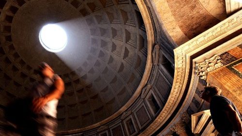 Z turistu pútnikom (6): Panteon