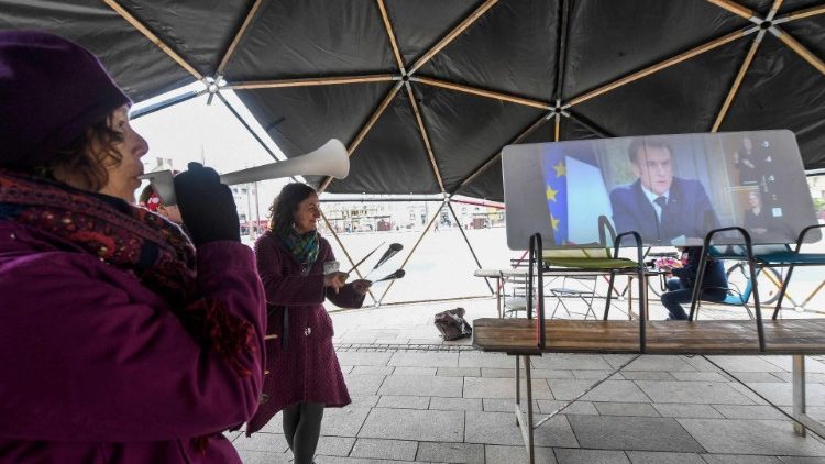 Contestazioni al presidente Macron