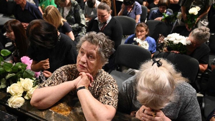 Beerdigung des Opfers eines russischen Raketenangriffs am 9. Juli in Lemberg