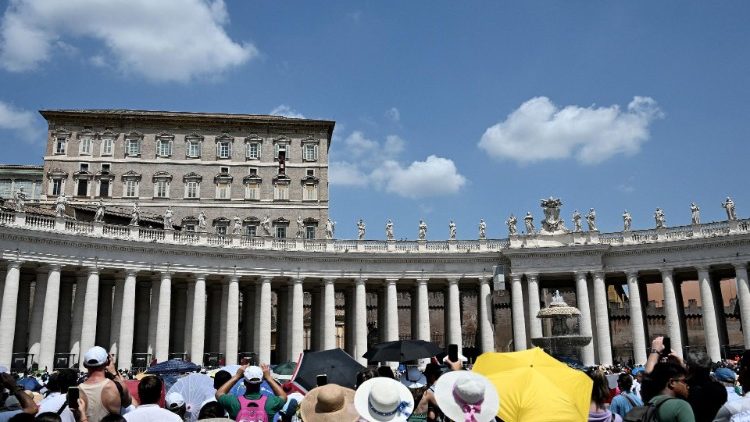 Паломники на площади Святого Петра