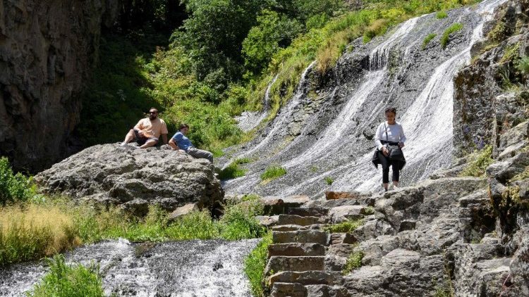 ARMENIA-AZERBAIJAN-KARABAKH-CONFLICT-TOURISM