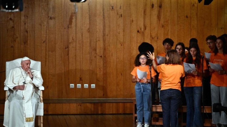 Wizyta Papieża Franciszka w parafii św. Wincentego a Paulo w Lizbonie w dzielnicy Serafina, 4 sierpnia 2023