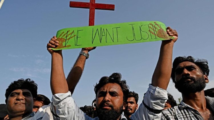 Christen in Pakistan protestieren gegen Übergriffe auf Gotteshäuser (Archivbild)