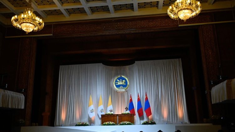 Հանդիպում քաղաքական ու քաղաքացիական իշխանութիւններուն հետ