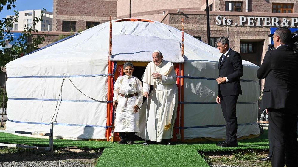 MONGOLIA-VATICAN-DIPLOMACY-RELIGION-POPE