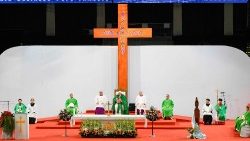 TOPSHOT-MONGOLIA-VATICAN-DIPLOMACY-RELIGION-POPE