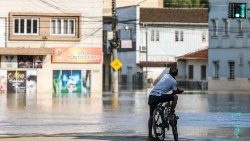 La ville de Rio do Sul, au Brésil, inondée, en octobre 2023. 