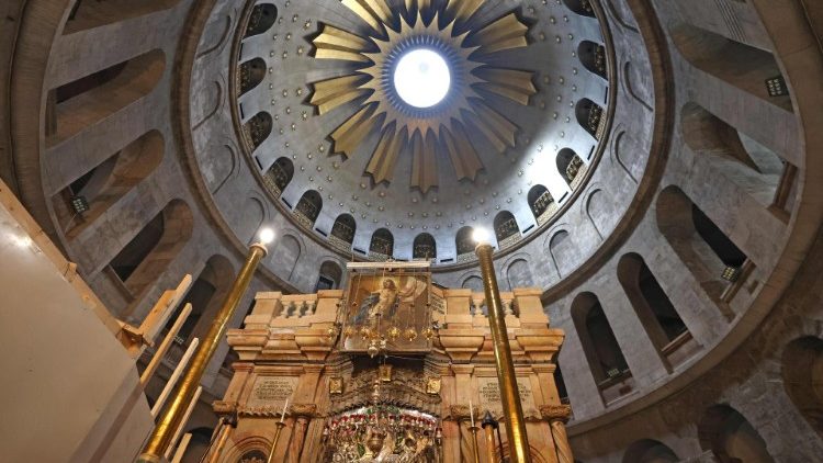 Інтэр'ер Базілікі Гробу Пана ў Іерусаліме