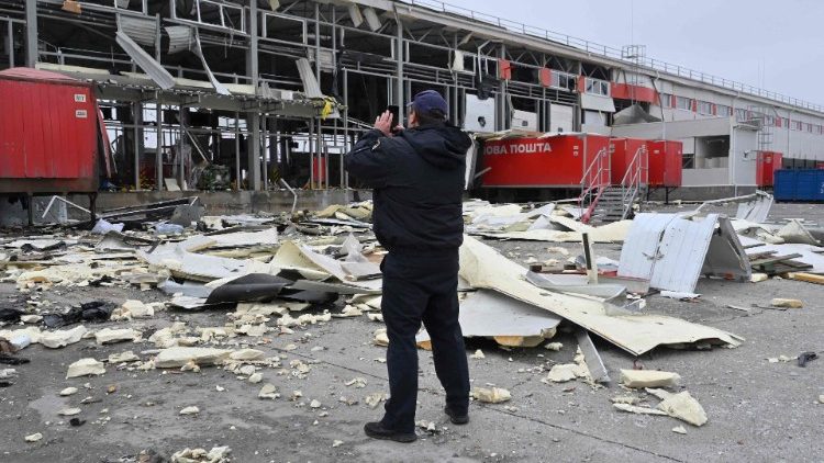 Edificio bombardeado en la región ucraniana de Járkov