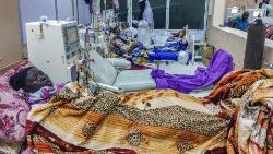 Hospitais no Sudão são bombardeados