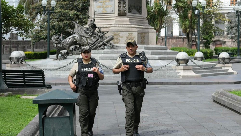 Soldados em Quito. Estado de emergência está em vigor no Equador (AFP)