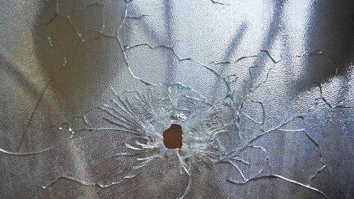 Haiti: Kamili&aacute;ni sa zabarik&aacute;dovali v nemocnici hlavn&eacute;ho mesta, obyvateľstvo je na &uacute;teku