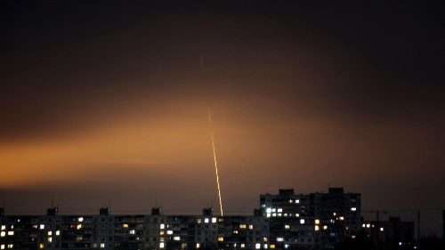 Francisco: La guerra es la negación de la humanidad, imploro el fin de los conflictos