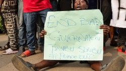 Unzufriedenheit, schon seit längerem: Nigerianer protestiert gegen die Regierung, 2024