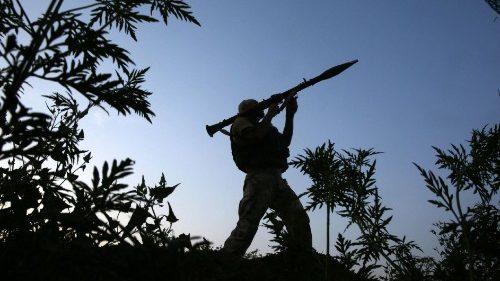 Ucraina, bombe su Kherson. Colpita una nave turca