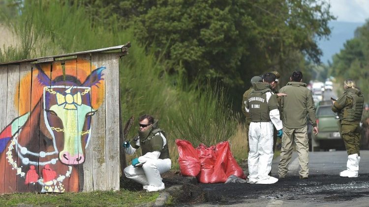 Sicherheitskräfte in der Provinz Bío Bío, wo am Wochenende drei Polizisten getötet und anschließend in Brand gesetzt wurden