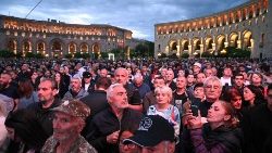 Երեւայն, ցոյց
