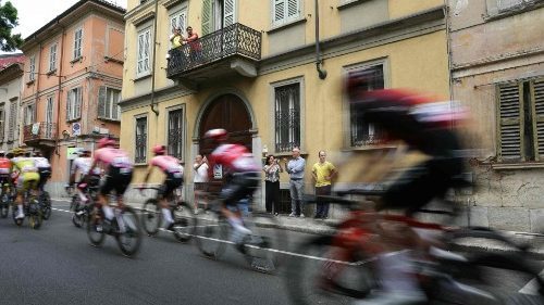 ‘Giro d'Italia’ 2025 final leg through Vatican in honour of Pope Francis