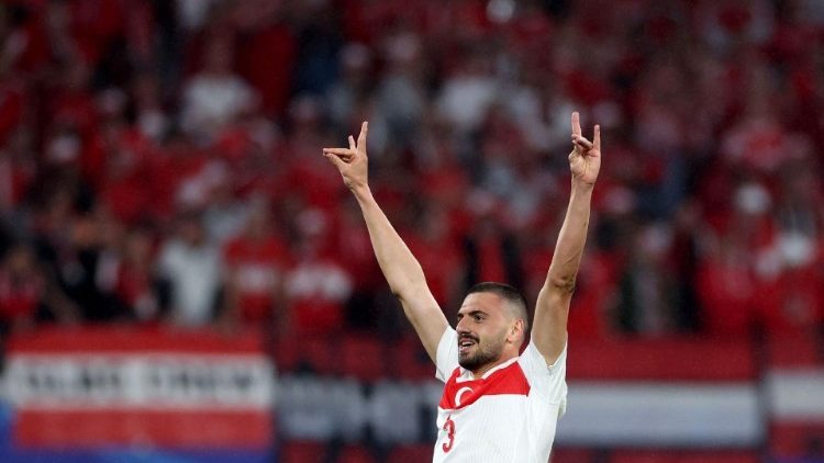 Umstrittene Geste des türkischen Fußballers Demiral