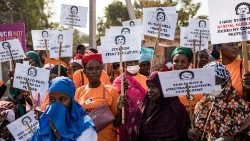 பெண்களின் பிறப்புறுப்பு சிதைவுக்கு எதிரானப் போராட்டம் 