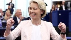 Ursula von der Leyen reconfirmada como chefe da Comissão Europeia