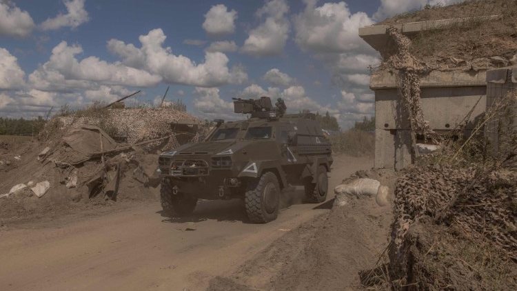 Un mezzo militare ucraino nella regione russa di Kursk (AfP)