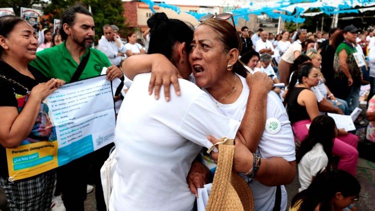 Demonstration von Angehörigen verschwundener Studenten in Mexiko am 30. August 2024
