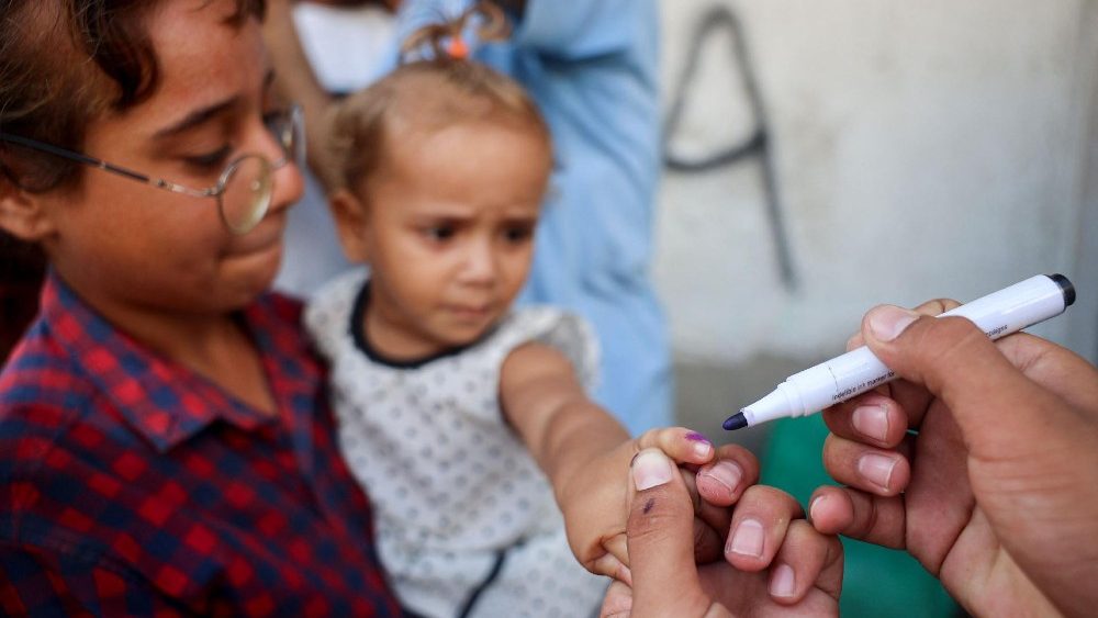 Bambini palestinesi vaccinati a Gaza