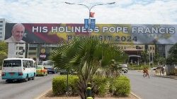 पोर्ट मोरेस्बी में  पापा के स्वागत  हेतु बैनर