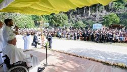 सन्त पापा फ्राँसिस पापुआ न्यू गिनी में 