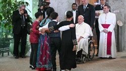 Ferenc pápa fogadása a szingapúri repülőtéren