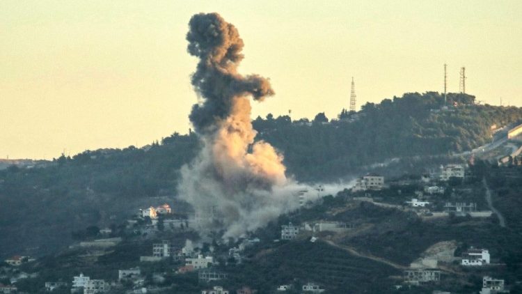 Nach einem israelischen Luftangriff auf das Dorf Odaisseh im Südlibanon