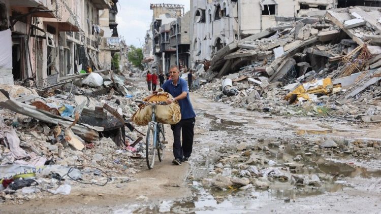 Oktoba ni mwezi wa toba, wongofu wa ndani na amani duniani.