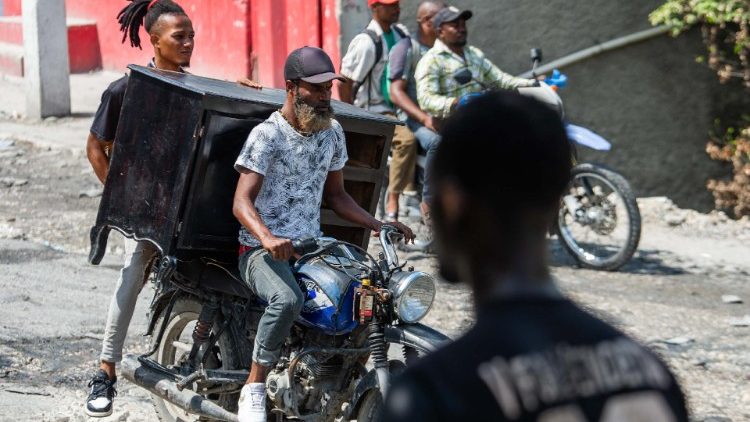 The Bishop of Anse-à-Veau et Miragoâne, Haiti, speaks with Vatican News about the ongoing violence in the country
