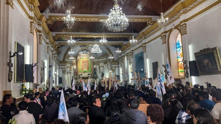 Missa de corpo presente pelo padre Marcelo Peres, que foi morto a tiros em San Cristobal de Las Casas, estado do Chiapas, México, em 20 de outubro de 2024 (AFP)