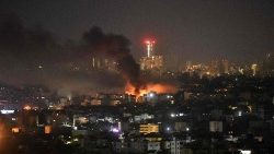 Bombardamenti notturni anche sulla periferia sud di Beirut