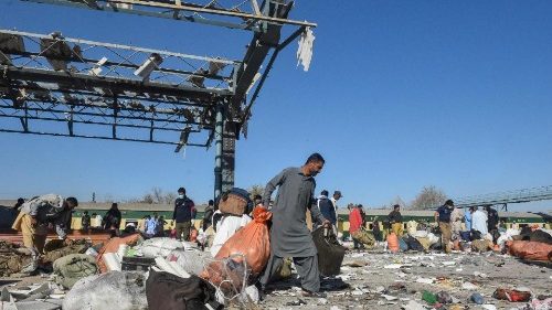 Schwerer Anschlag auf Bahnhof in Pakistan: Mindestens 24 Tote