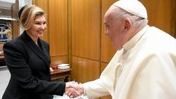 Алена Зяленская падчас прыватнай аўдыенцыі ў Францішка