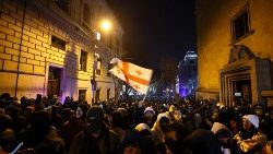 Manifestaciones nocturnas en Tbilisi