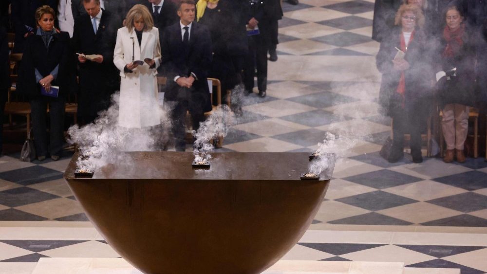 Première messe dans la cathédrale Notre-Dame de Paris, le 8 décembre 2024. 